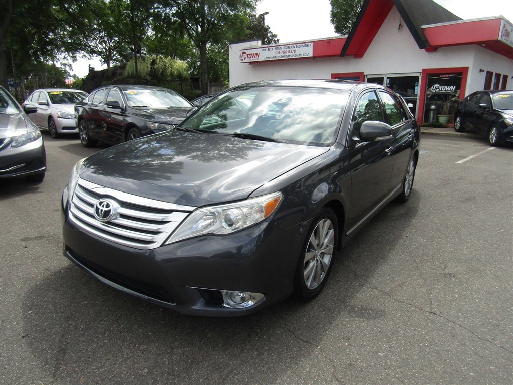 Used 2011 Toyota Avalon Limited FWD image 1