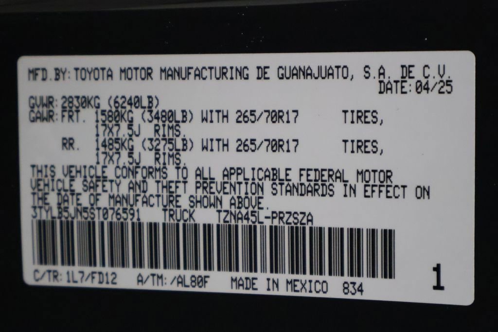 Certified 2025 Toyota Tacoma TRD Off-Road image 17