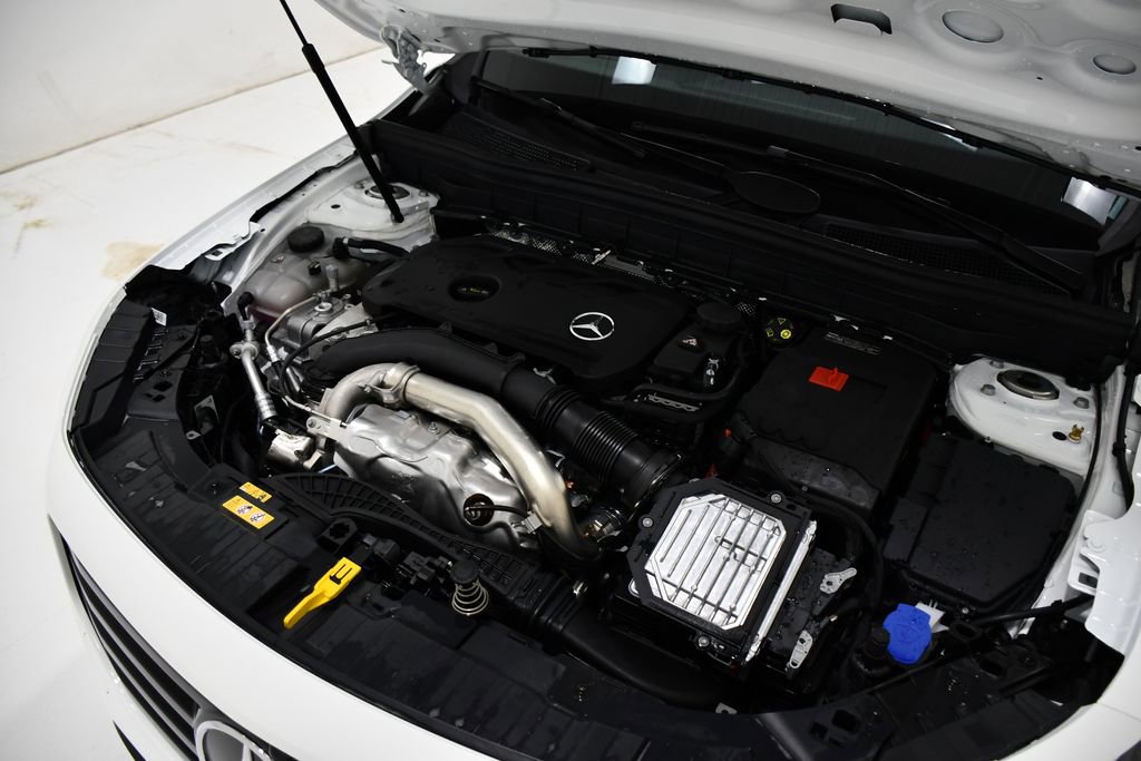 New 2026 Mercedes-Benz GLB 250 4MATIC image 5