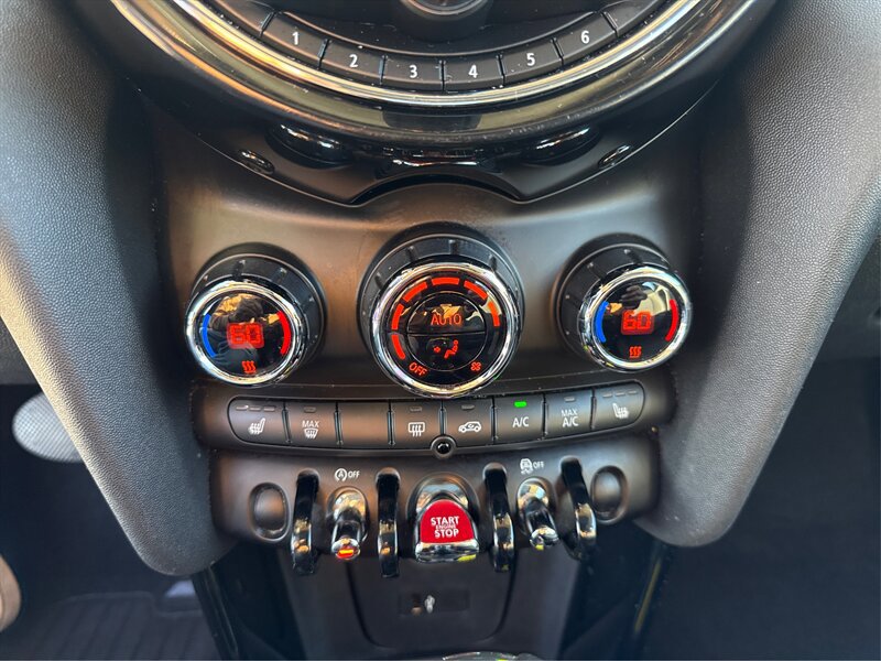 Used 2019 MINI Cooper 4-Door Hardtop w/ Signature Upholstery Package image 48