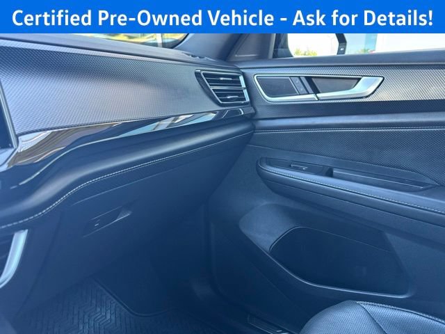 Certified 2025 Volkswagen Atlas Cross Sport SEL R-Line AWD/4WD image 16