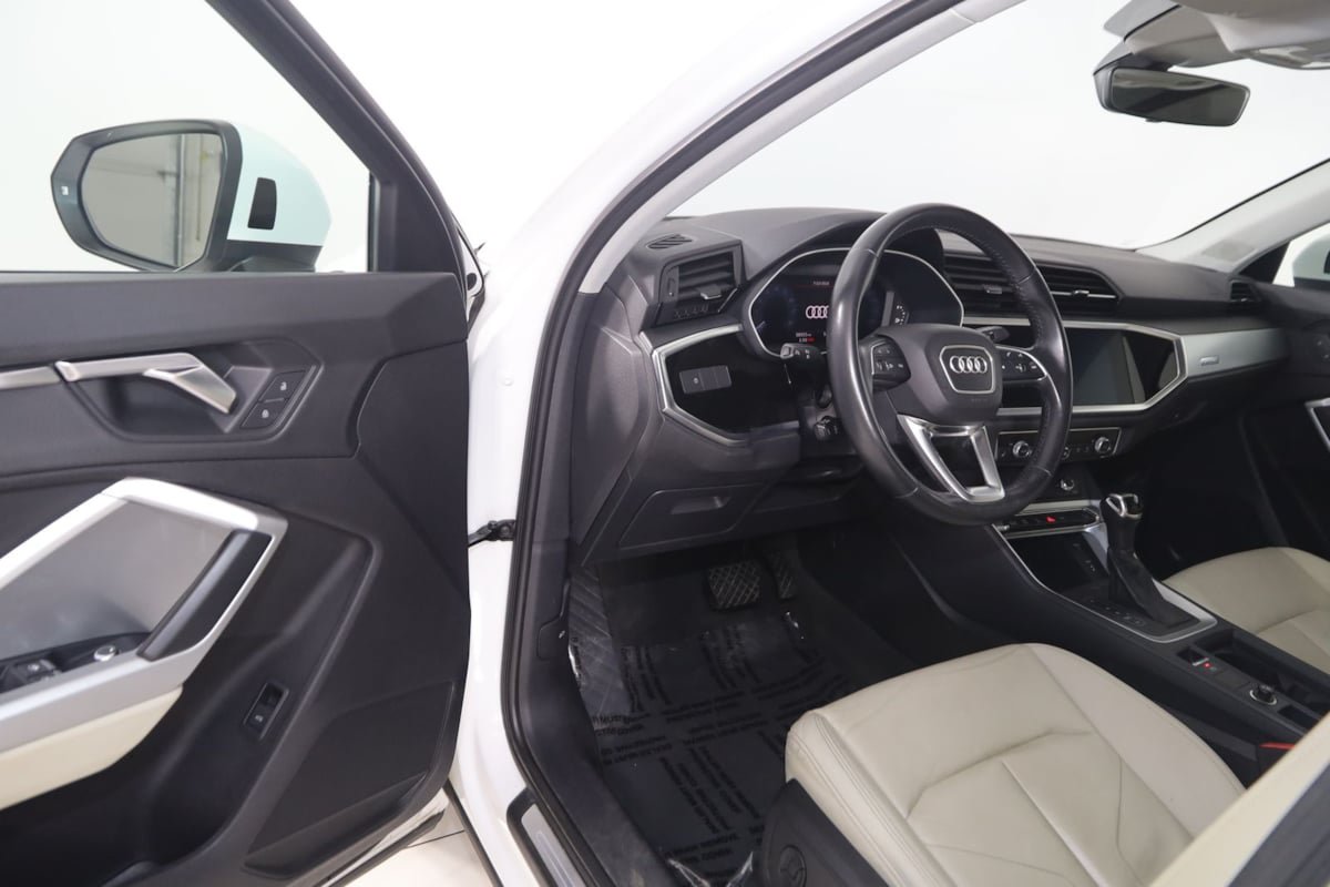 Used 2019 Audi Q3 2.0T Premium w/ Convenience Package AWD/4WD image 44
