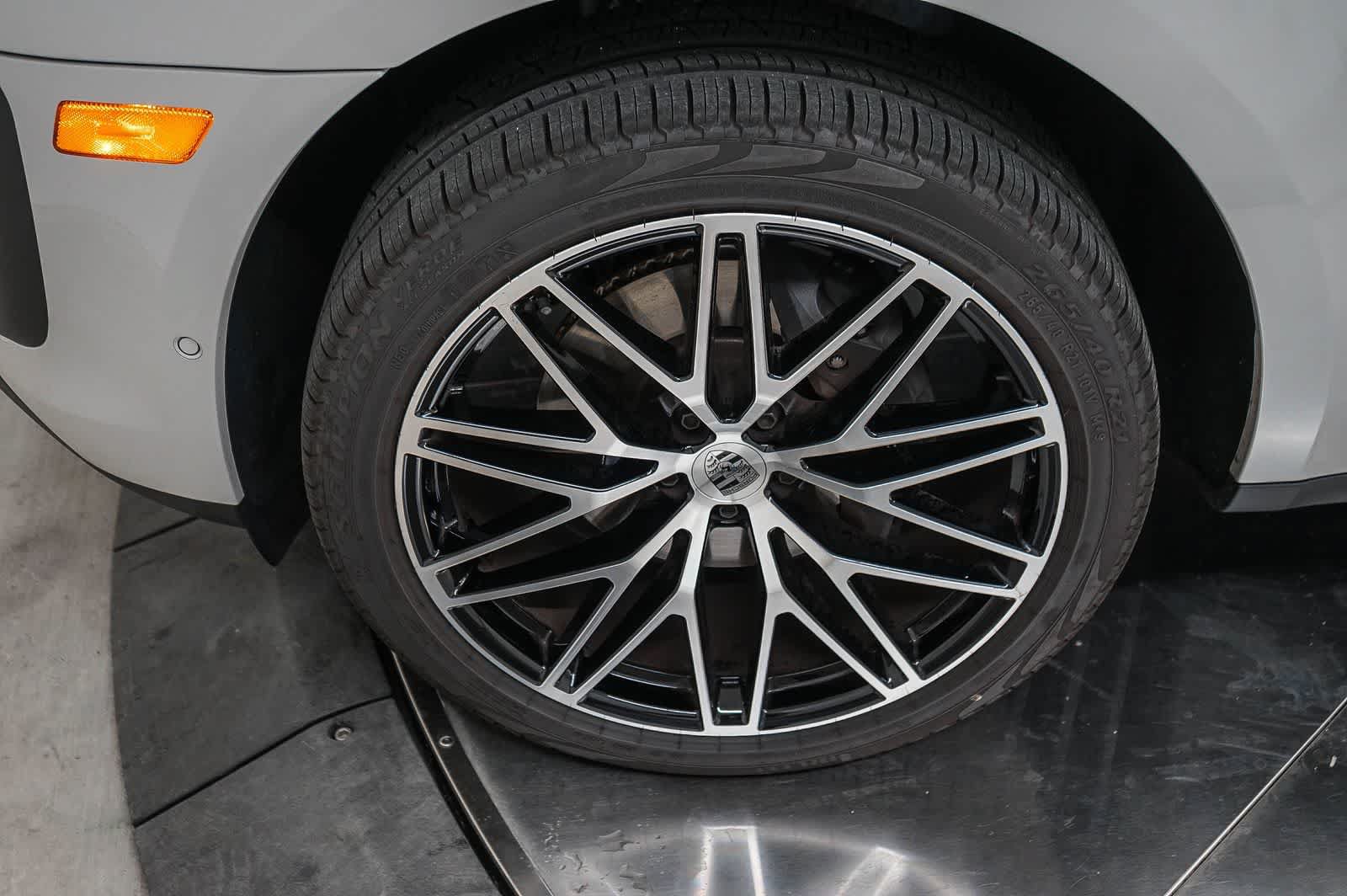 Certified 2026 Porsche Macan AWD/4WD image 14