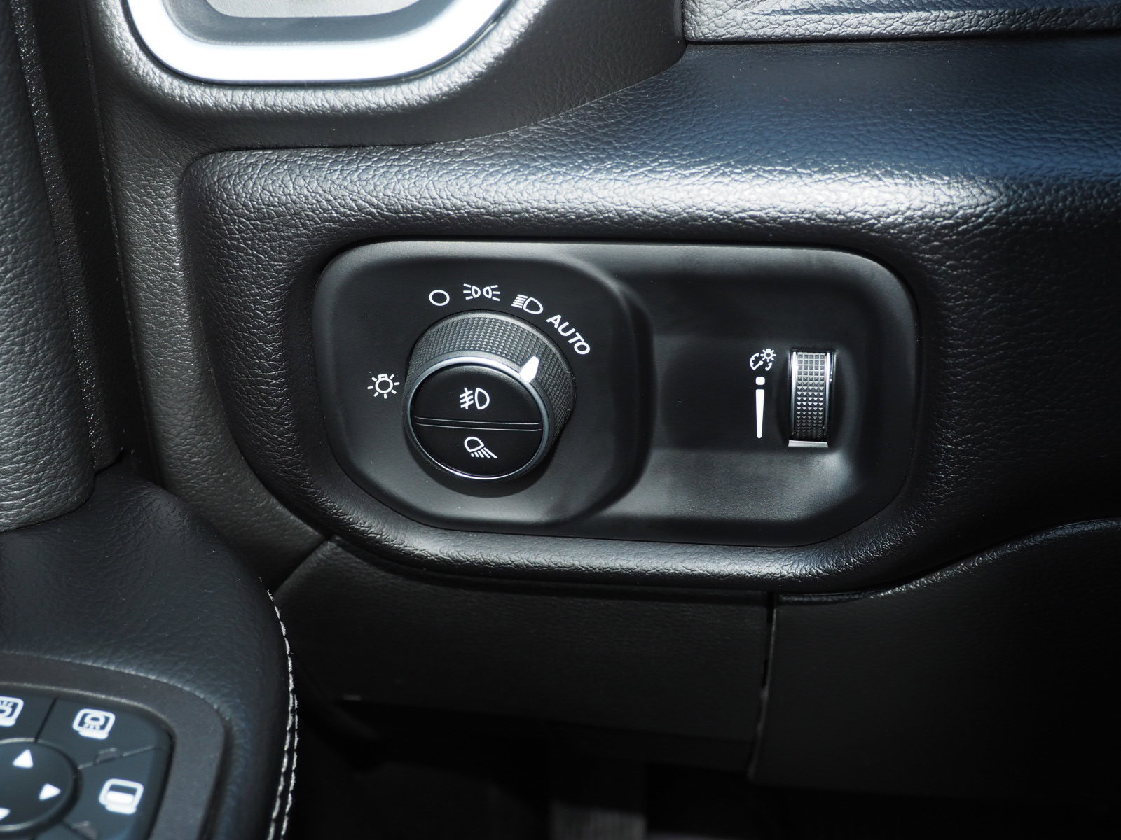 Used 2025 RAM 3500 Big Horn image 25