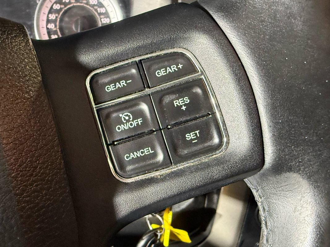 Used 2014 RAM 1500 Classic SLT w/ Luxury Group AWD/4WD image 17