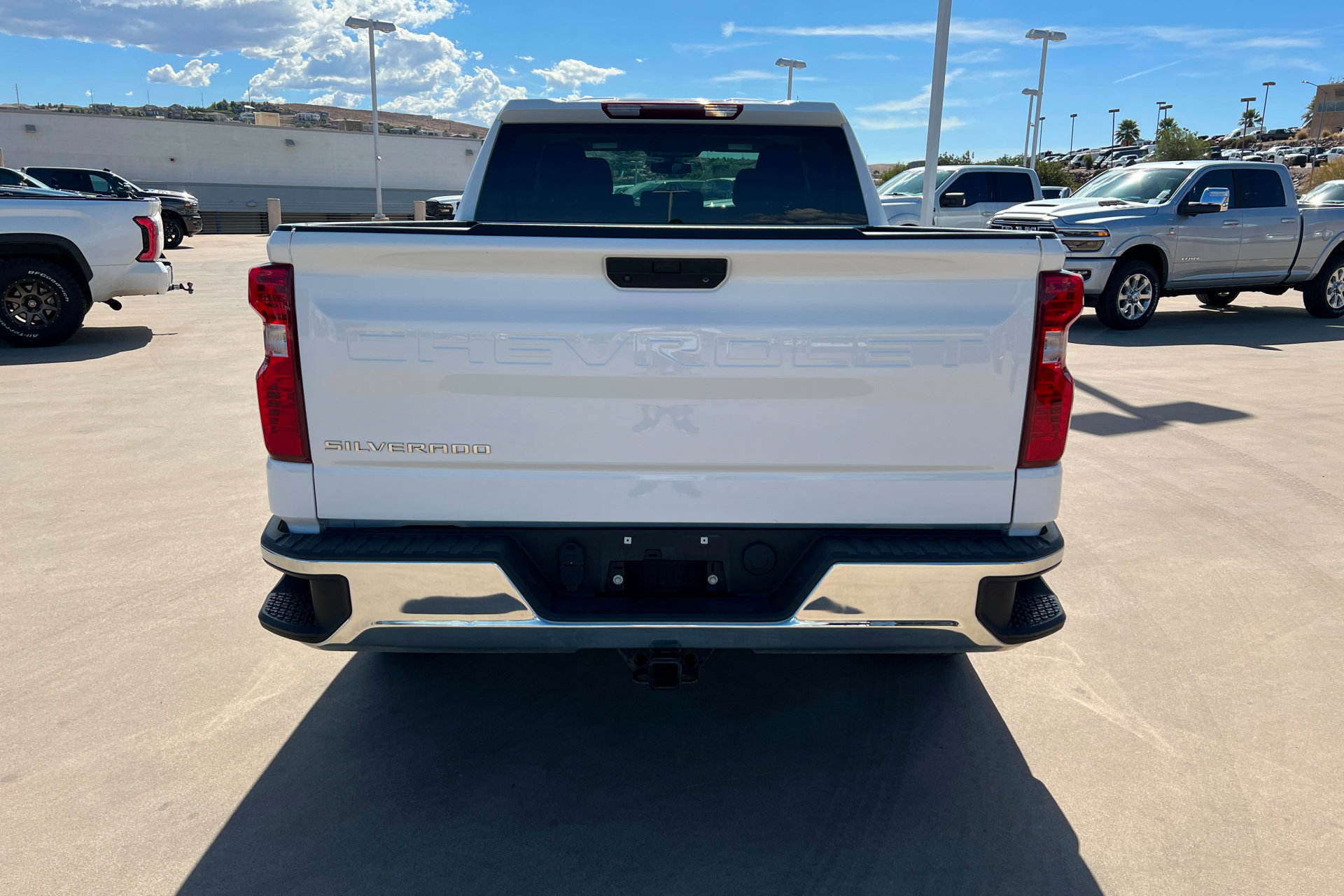 Used 2022 Chevrolet Silverado 1500 W/T w/ Z71 Off-Road Package AWD/4WD image 4