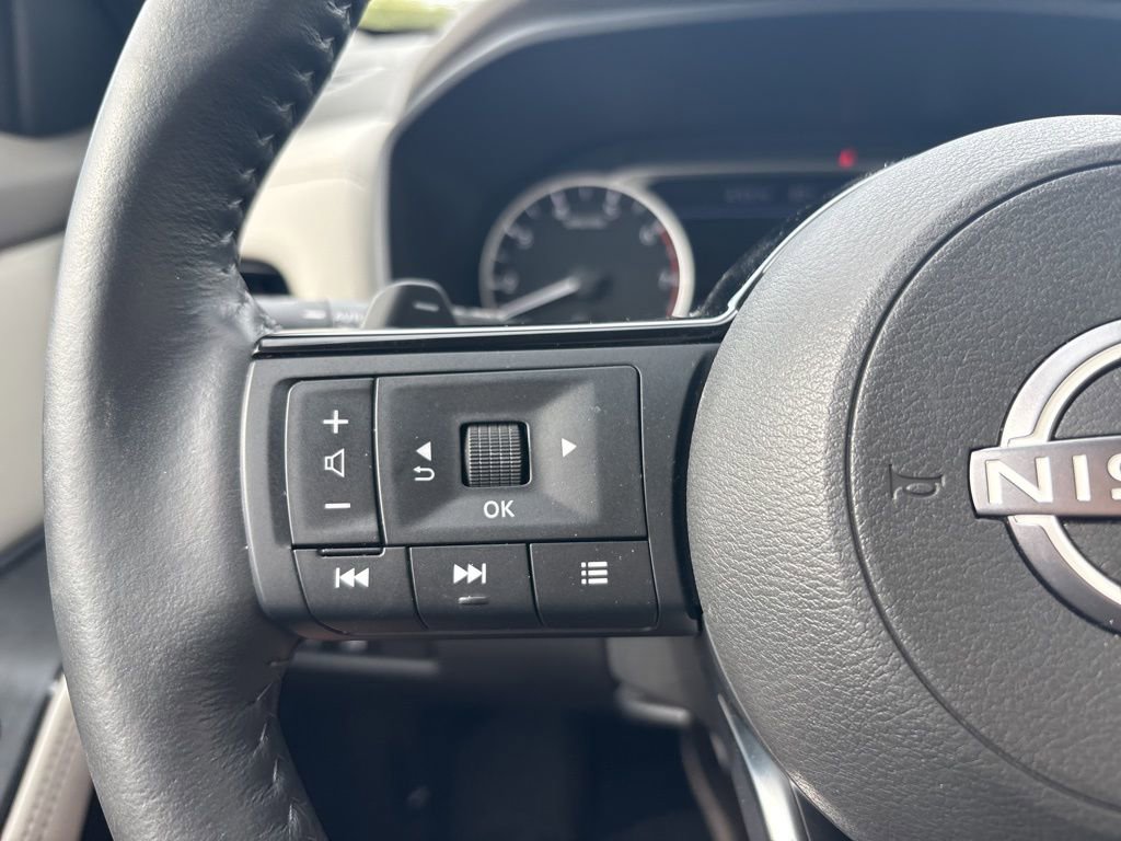Used 2023 Nissan Rogue SV w/ SV Premium B Package AWD/4WD image 17