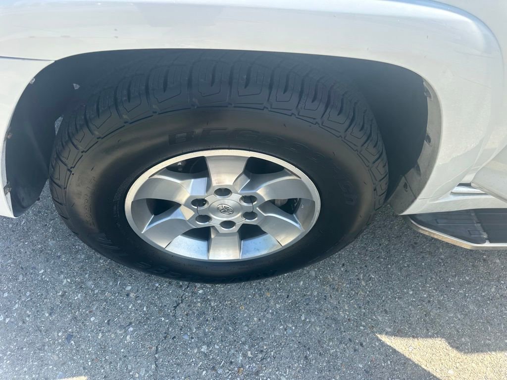 Used 2012 Toyota 4Runner SR5 w/ Convenience Pkg image 27