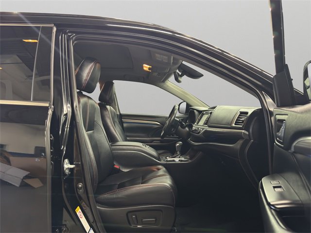 Used 2019 Toyota Highlander SE image 35