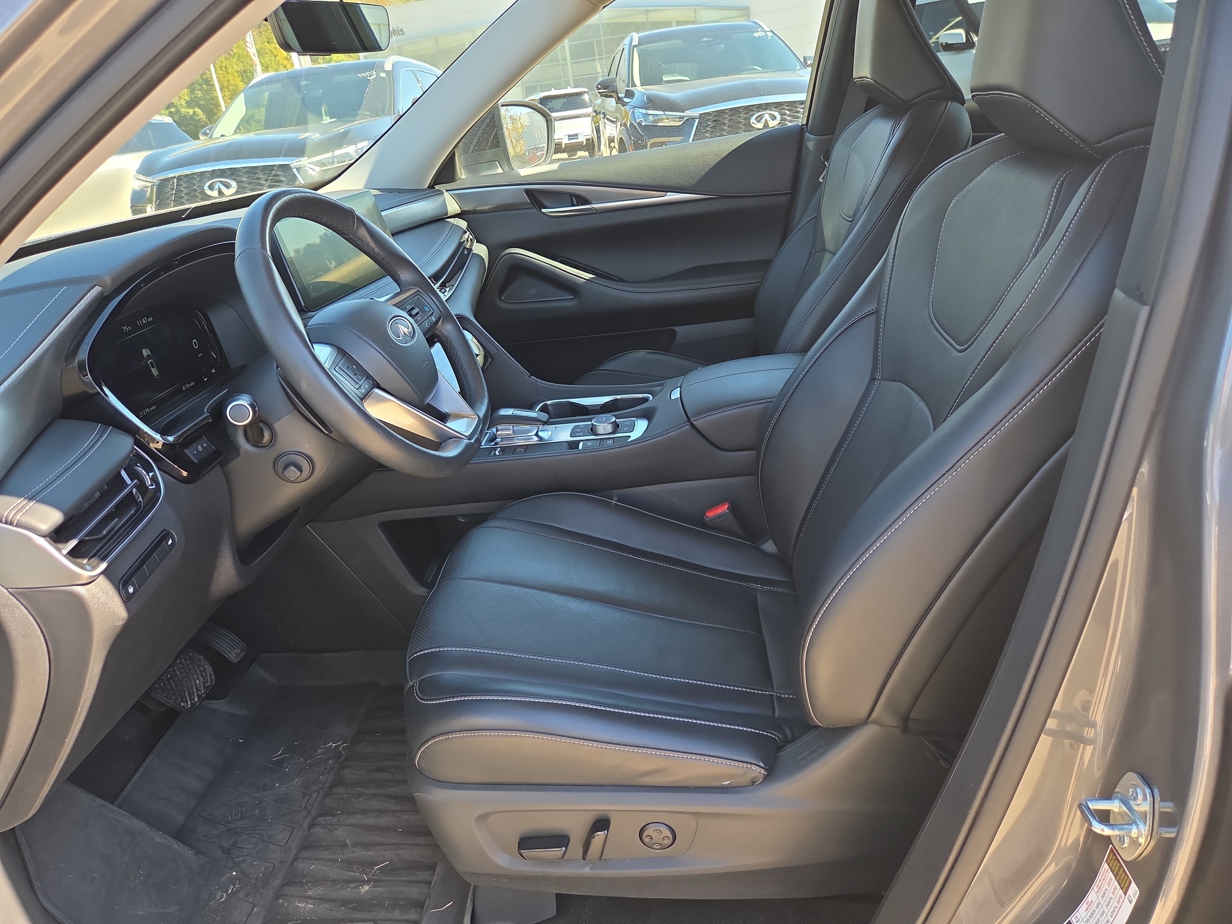 Used 2024 INFINITI QX60 Luxe w/ Cargo Package AWD/4WD image 5
