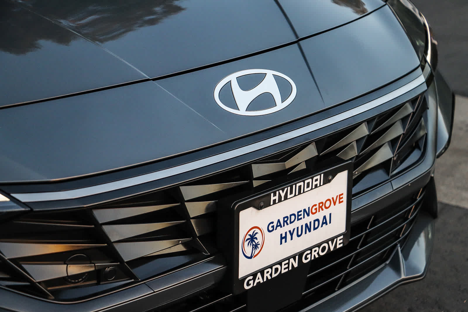 Used 2025 Hyundai Elantra Limited FWD image 5