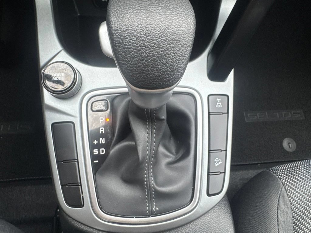 Used 2025 Kia Seltos LX AWD/4WD image 14