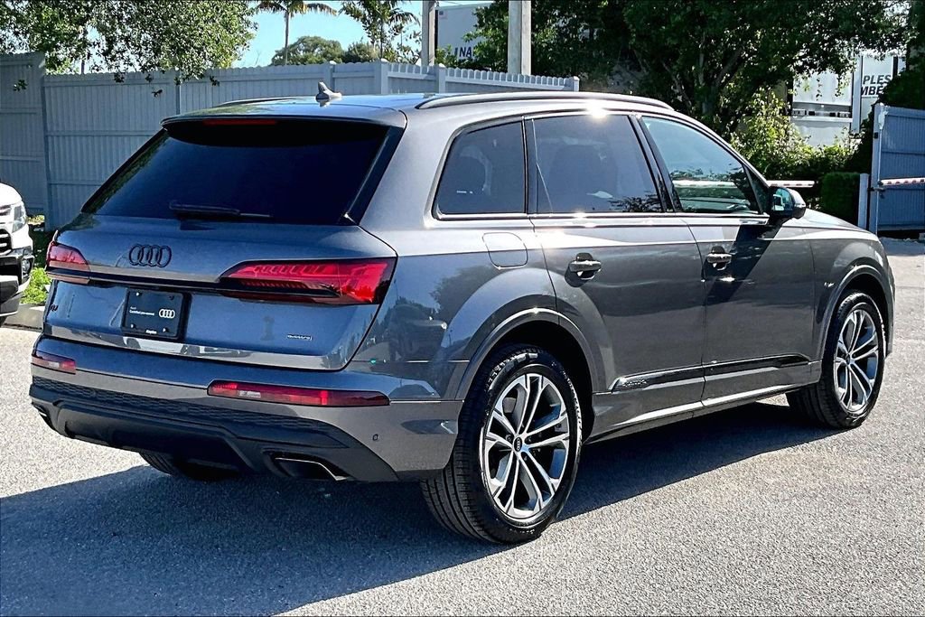 Used 2025 Audi Q7 2.0T Premium w/ Convenience Plus Package image 5