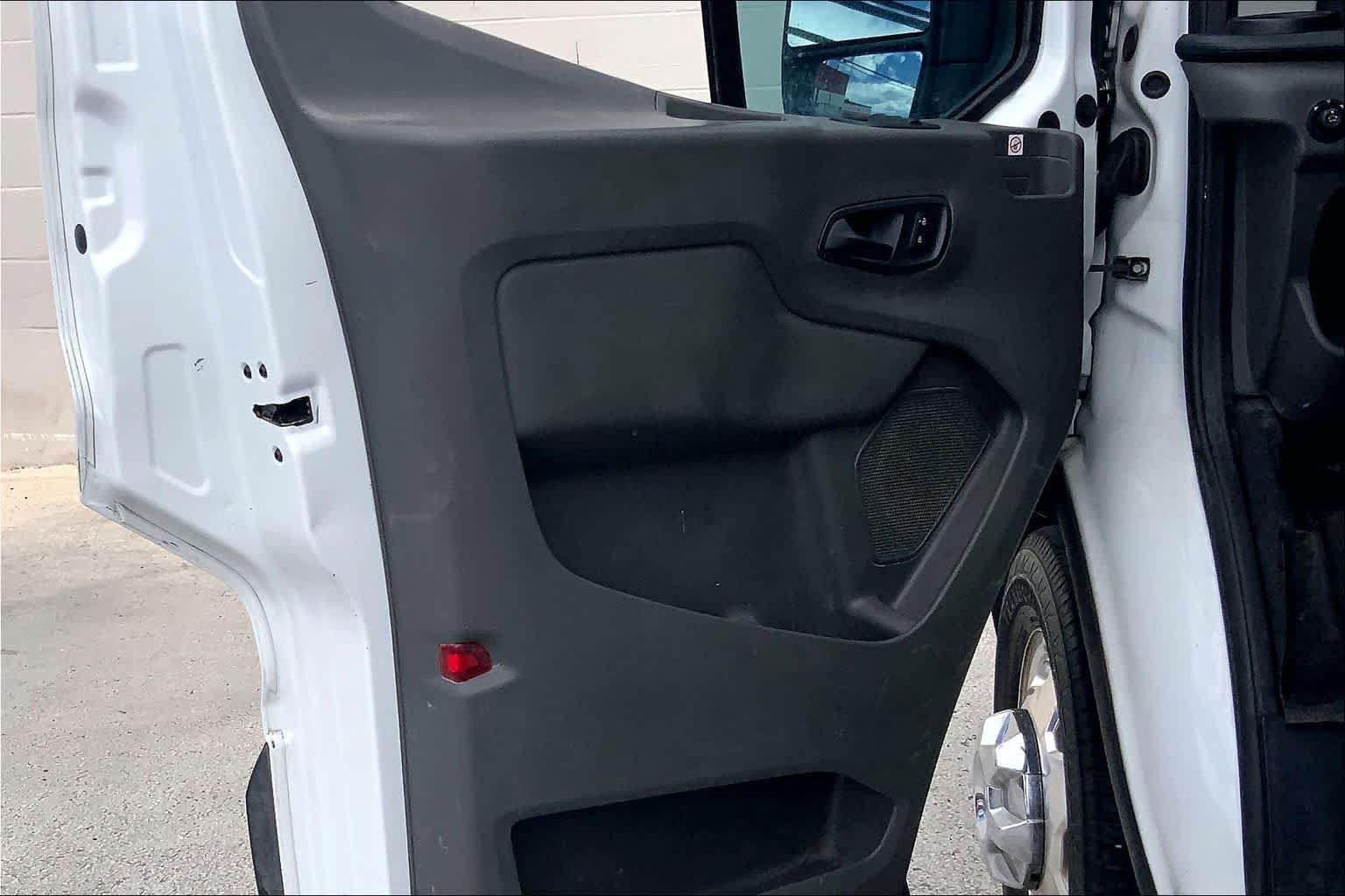 Used 2020 Ford Transit 150 Low Roof RWD image 27