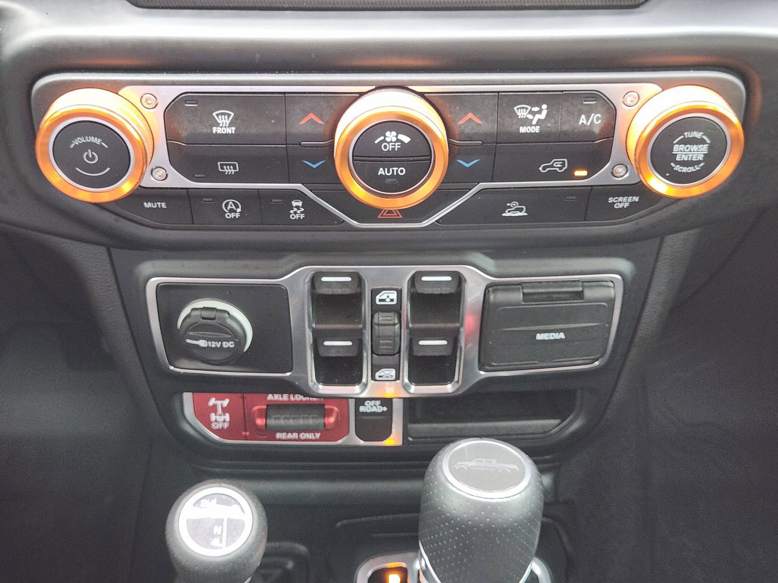 Used 2023 Jeep Gladiator Mojave w/ LED Lighting Group AWD/4WD image 21