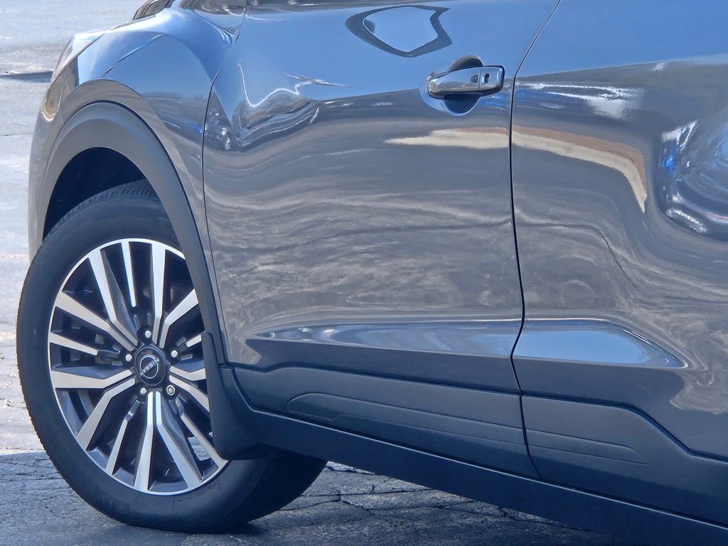 Used 2023 Nissan Kicks SV image 15