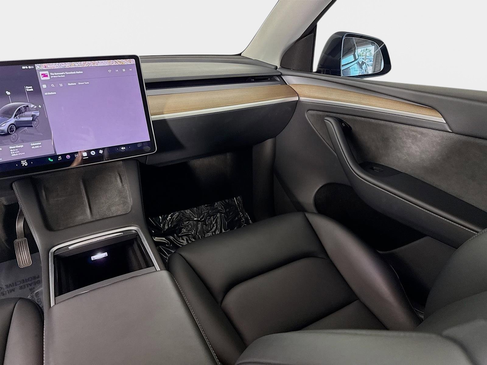 Used 2023 Tesla Model Y Long Range image 25