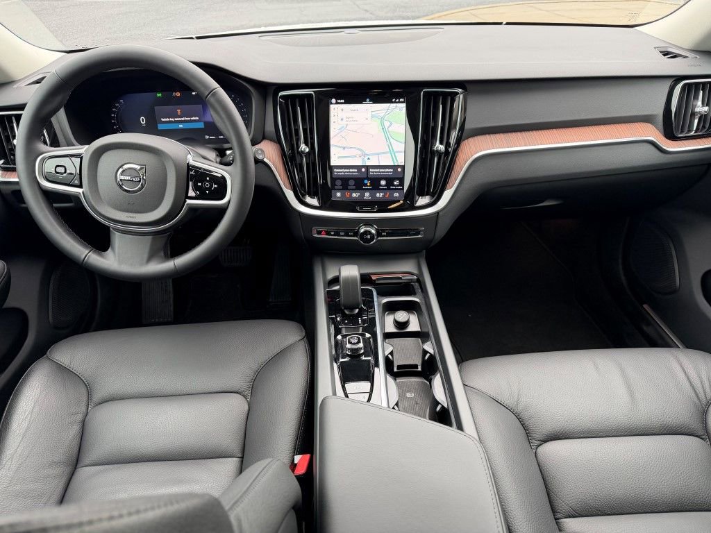 Certified 2025 Volvo V60 B5 Cross Country Plus image 2