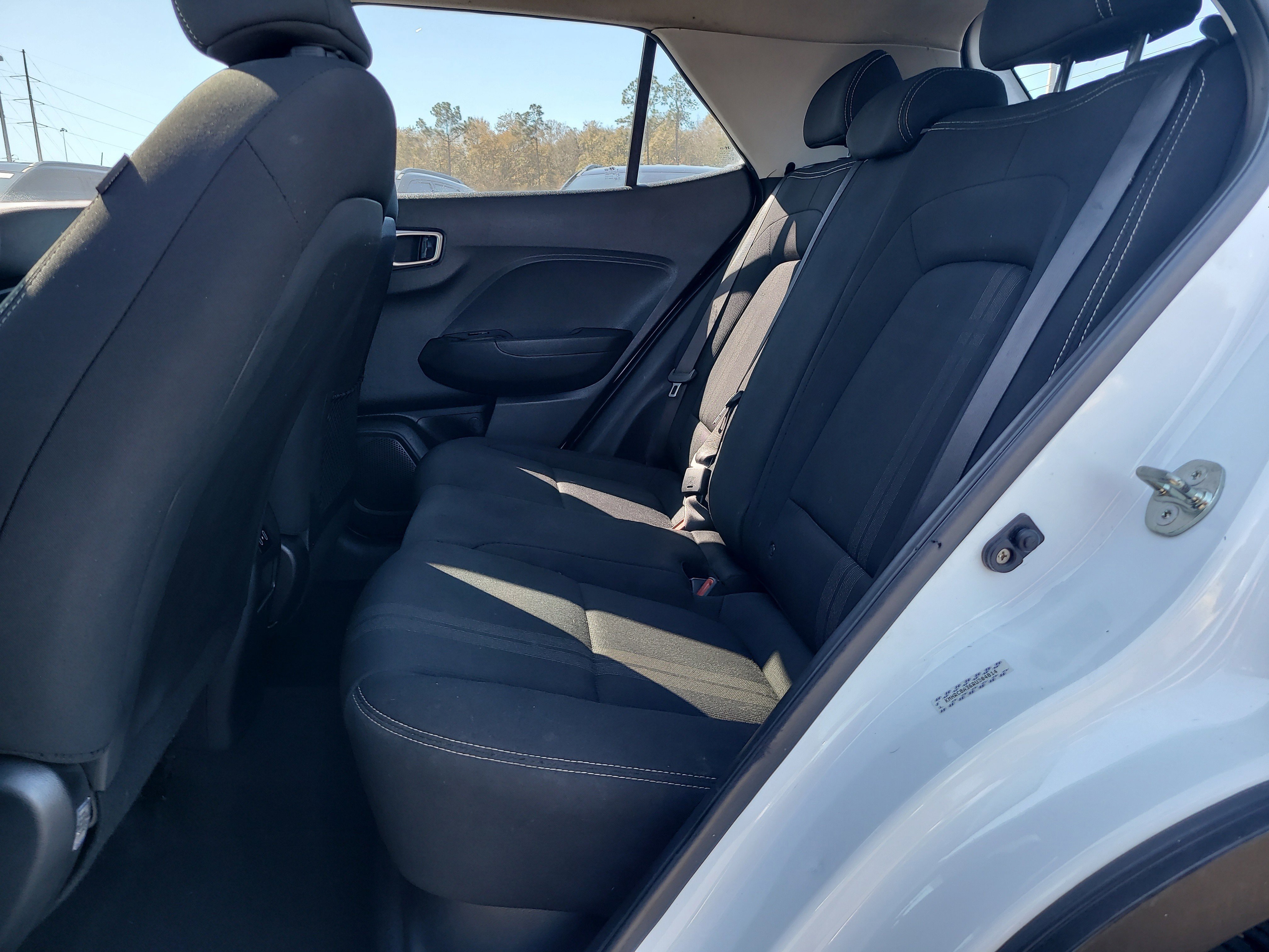 Used 2024 Hyundai Venue SEL image 11