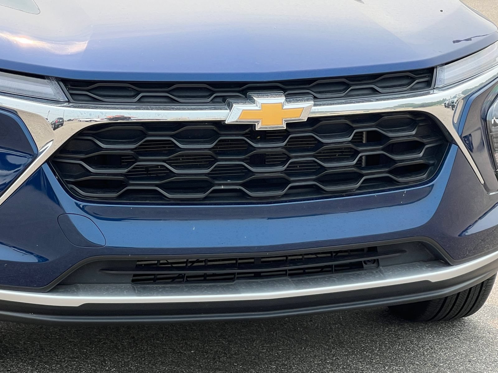 Used 2024 Chevrolet Trax LT w/ Driver Confidence Package FWD image 38