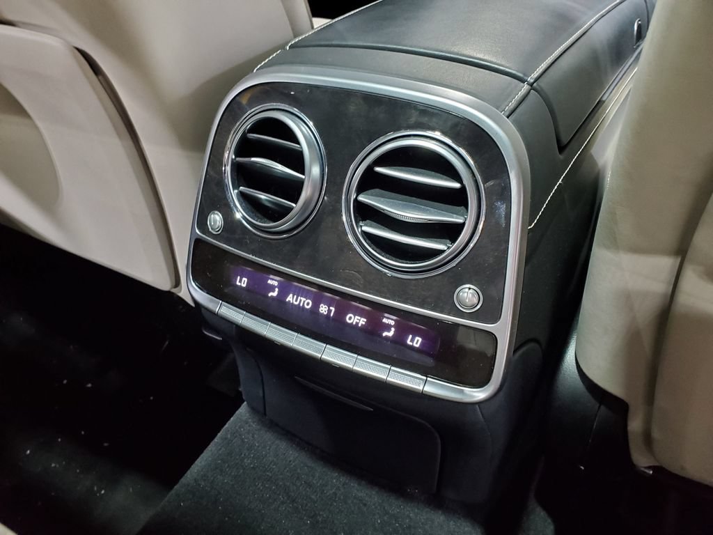 Used 2017 Mercedes-Benz S 550 4MATIC Sedan image 26