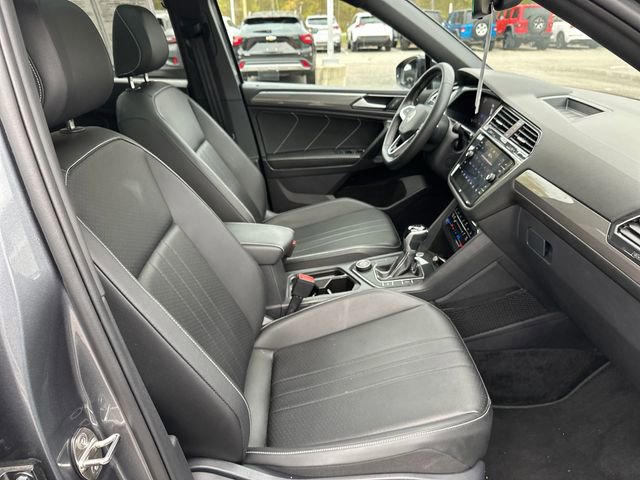 Certified 2023 Volkswagen Tiguan SE R-Line AWD/4WD image 36