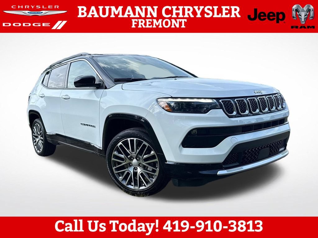 Used 2023 Jeep Compass Limited w/ Elite Group AWD/4WD image 1