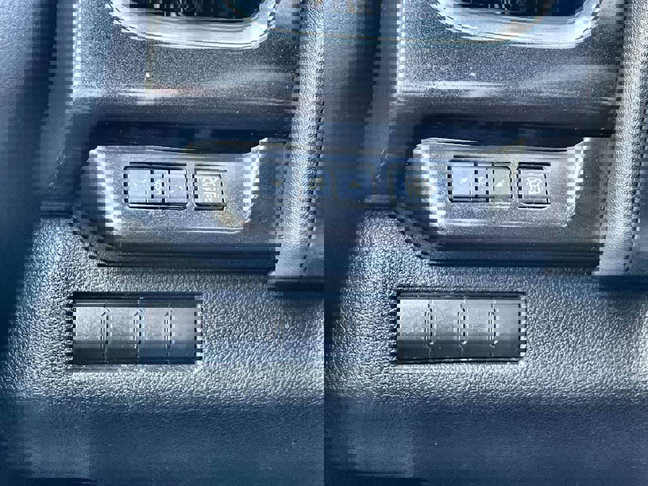 Used 2020 Lexus UX 250h w/ Premium Package image 29