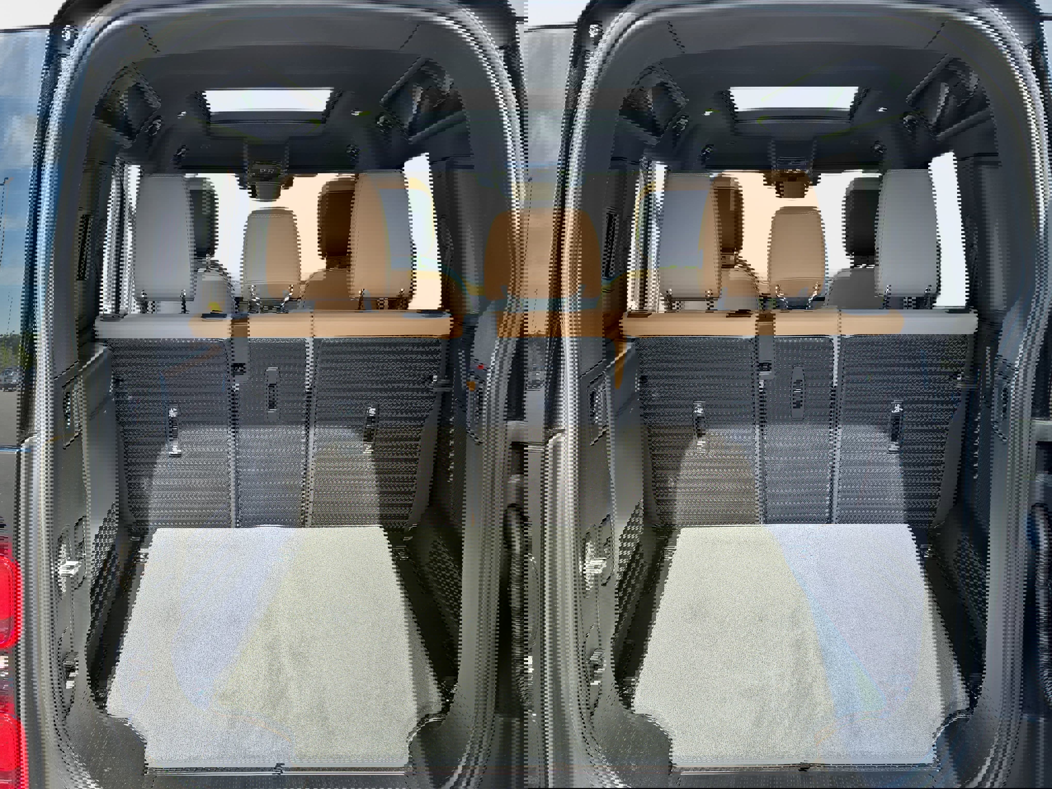 Certified 2025 Land Rover Defender 110 X-Dynamic SE image 12