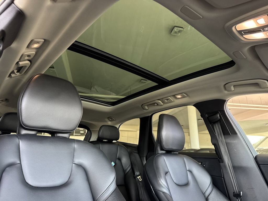Certified 2023 Volvo XC60 B5 Core w/ Climate Package AWD/4WD image 16