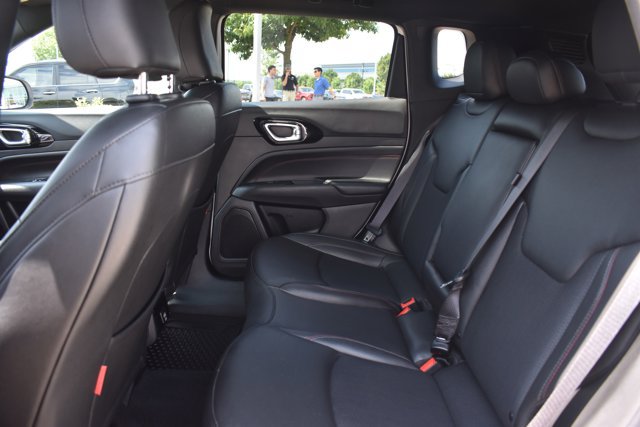 Used 2025 Jeep Compass Trailhawk AWD/4WD image 17