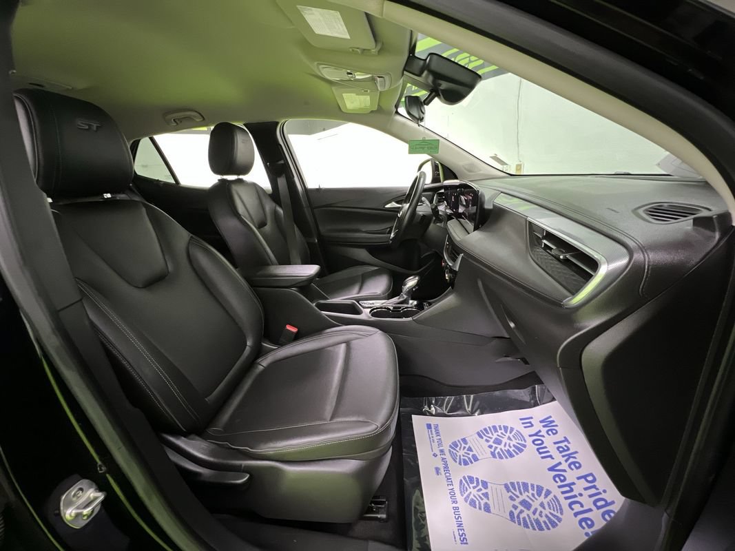Used 2024 Buick Encore GX Sport Touring AWD/4WD image 29