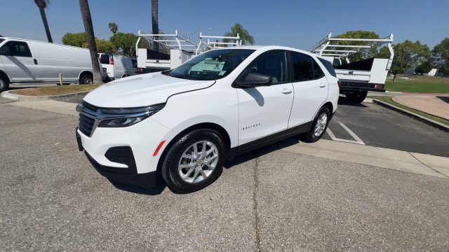 Used 2024 Chevrolet Equinox LS w/ LS Convenience Package image 4