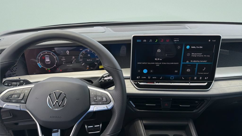 New 2026 Volkswagen Tiguan SE R-Line FWD image 17