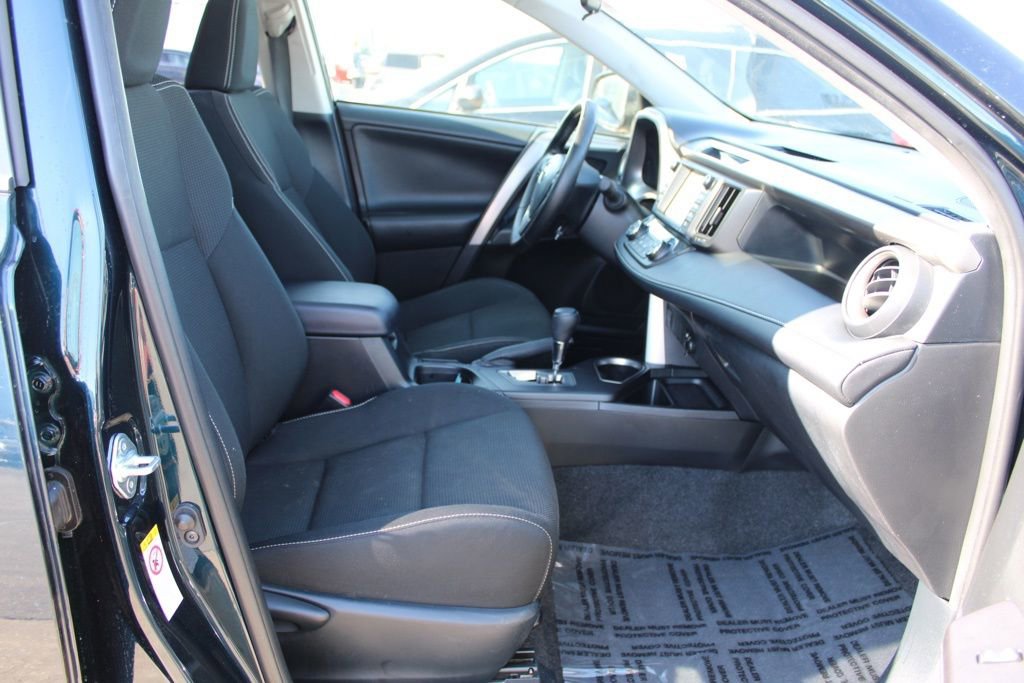 Used 2018 Toyota RAV4 XLE image 20