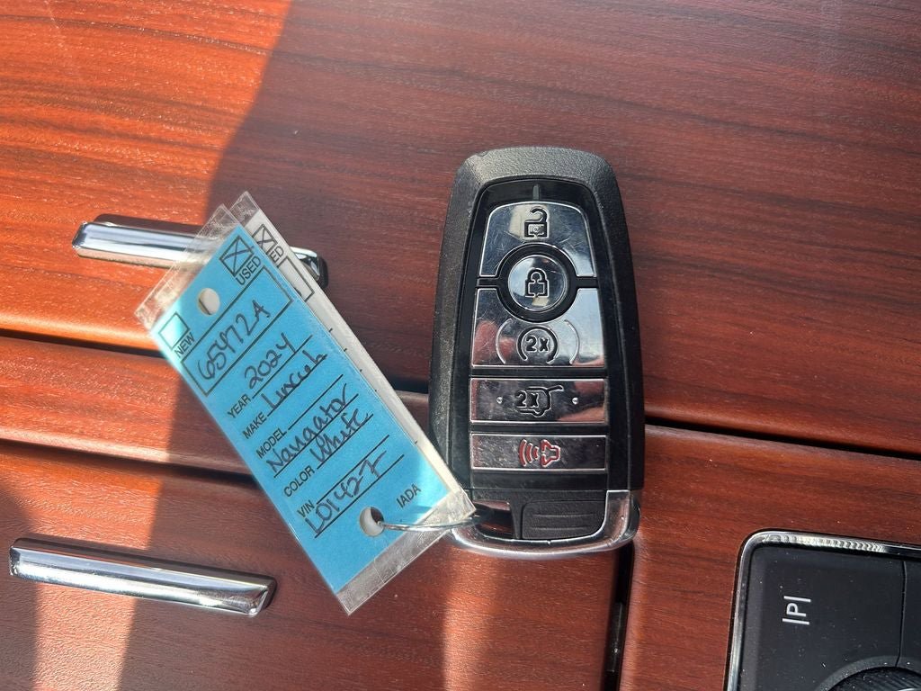 Used 2024 Lincoln Navigator Reserve AWD/4WD image 41