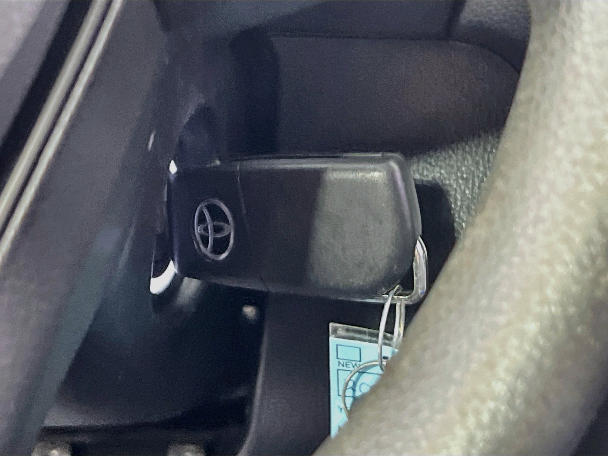 Used 2022 Toyota RAV4 LE FWD image 23