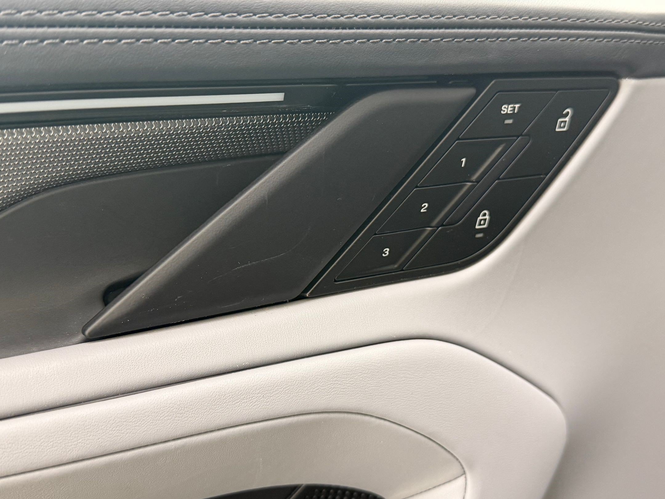 New 2026 Porsche Cayenne Electric AWD/4WD image 29