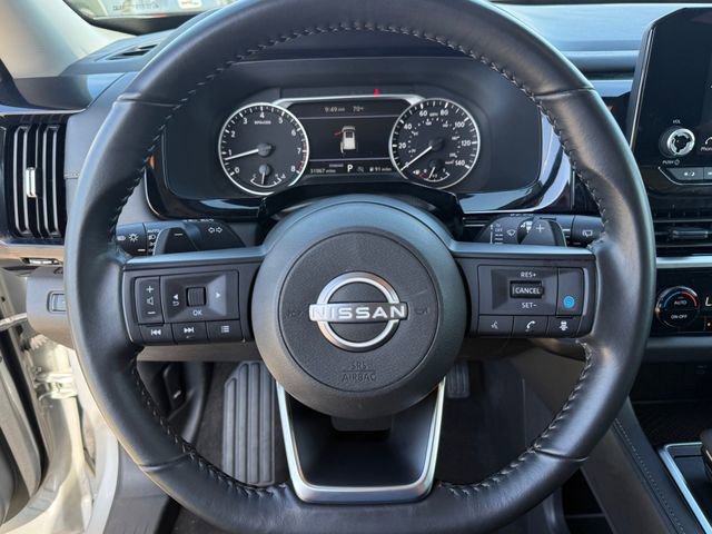 Used 2025 Nissan Pathfinder SV image 15