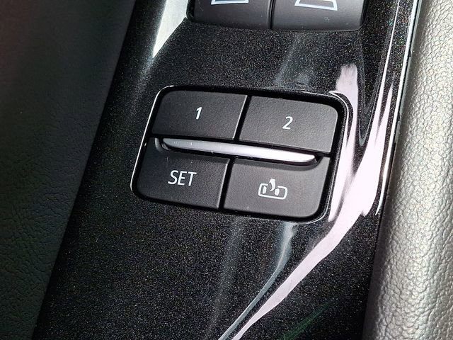 Used 2023 Cadillac Escalade ESV Premium Luxury AWD/4WD image 33