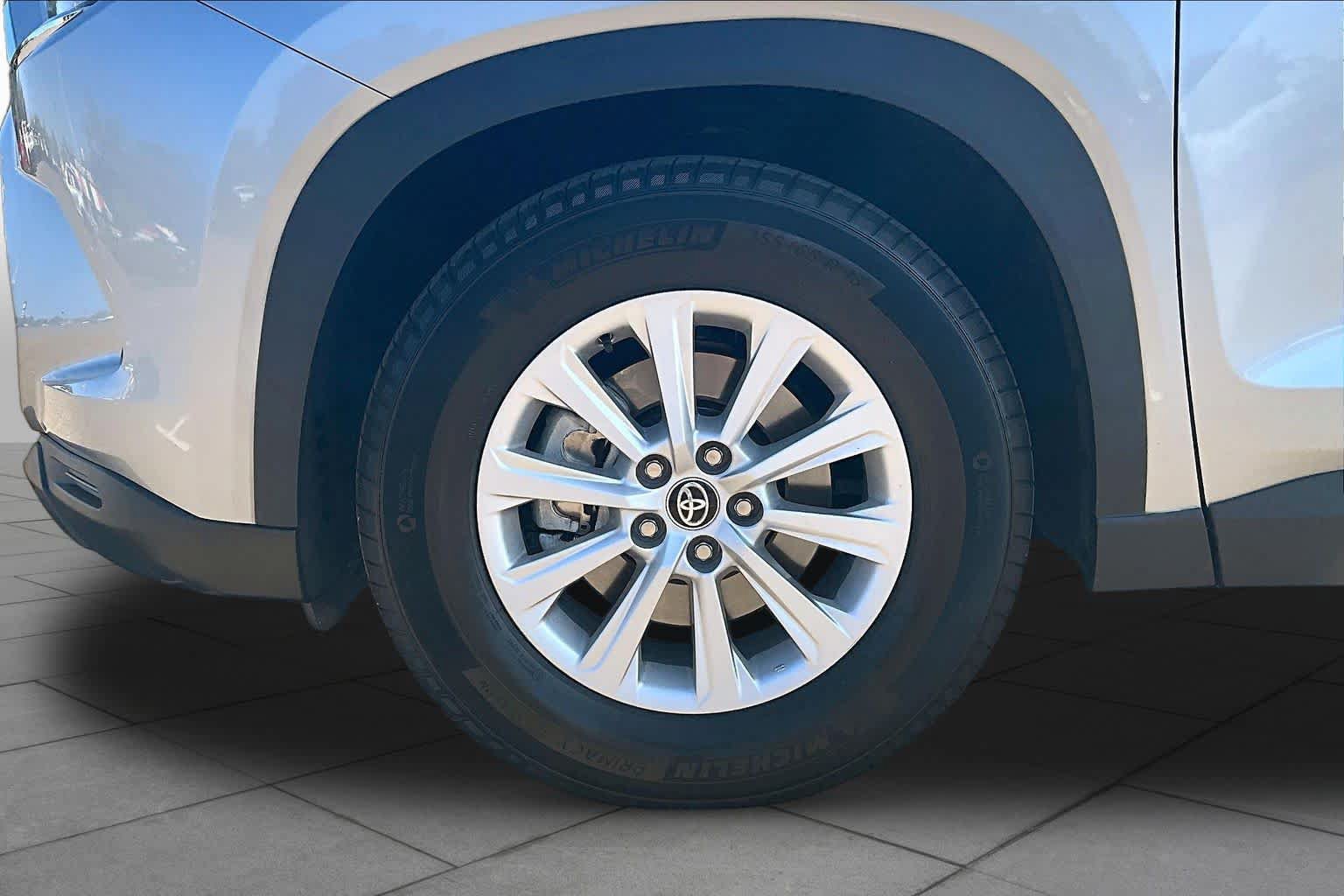 Used 2025 Toyota Grand Highlander AWD image 10