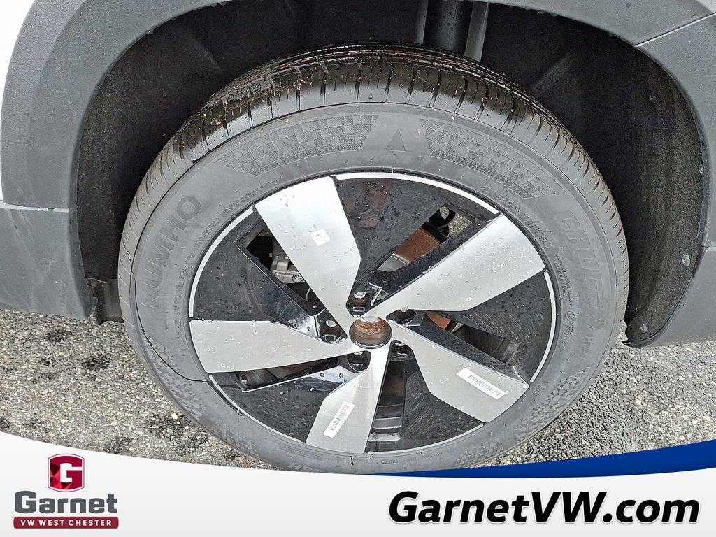 New 2025 Volkswagen Taos S image 5