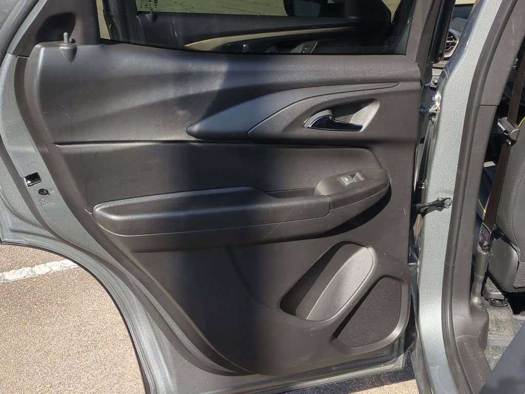 Used 2024 Chevrolet TrailBlazer ACTIV w/ Driver Confidence Package image 25