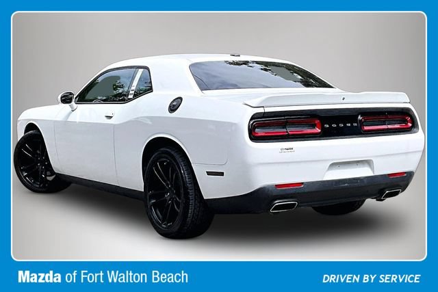 Used 2019 Dodge Challenger SXT RWD image 4