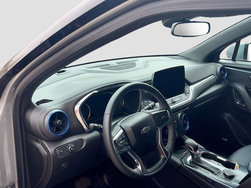 Used 2024 Chevrolet Blazer RS w/ Enhanced Convenience Package image 9