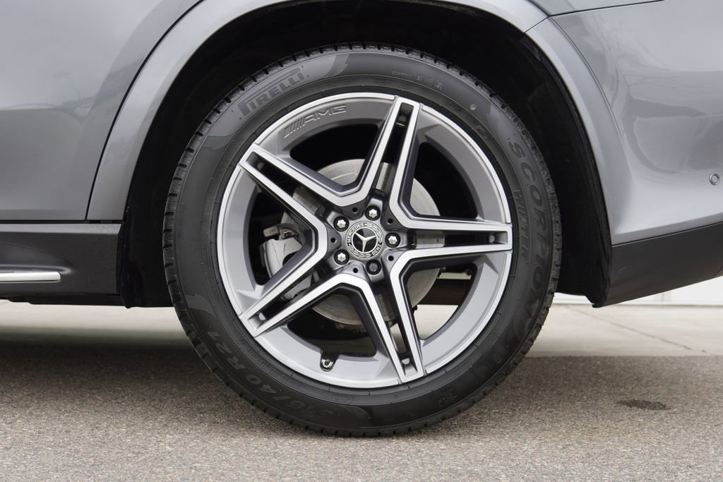 Used 2022 Mercedes-Benz GLS 450 4MATIC image 32