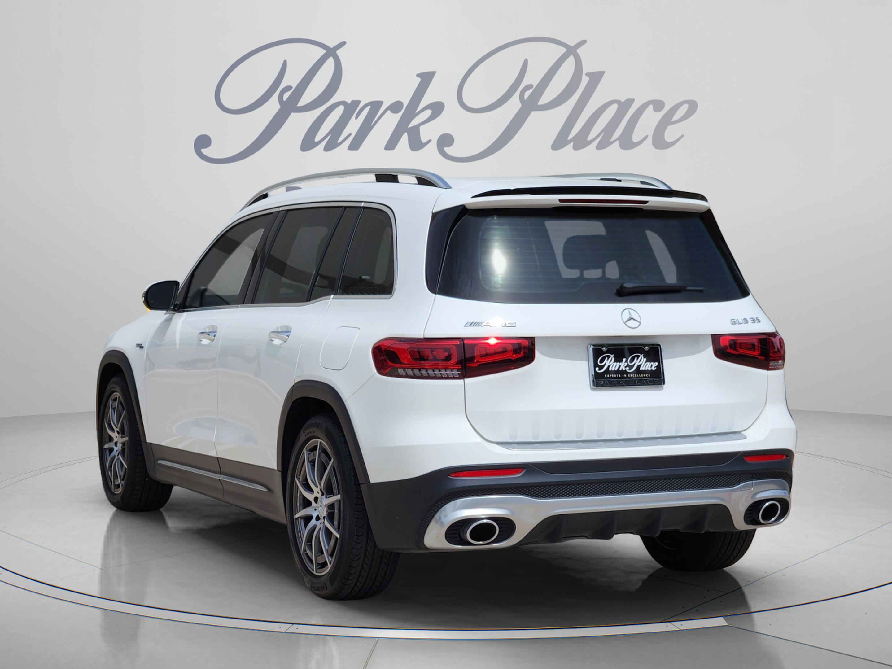 Used 2023 Mercedes-Benz GLB 35 AMG 4MATIC image 3