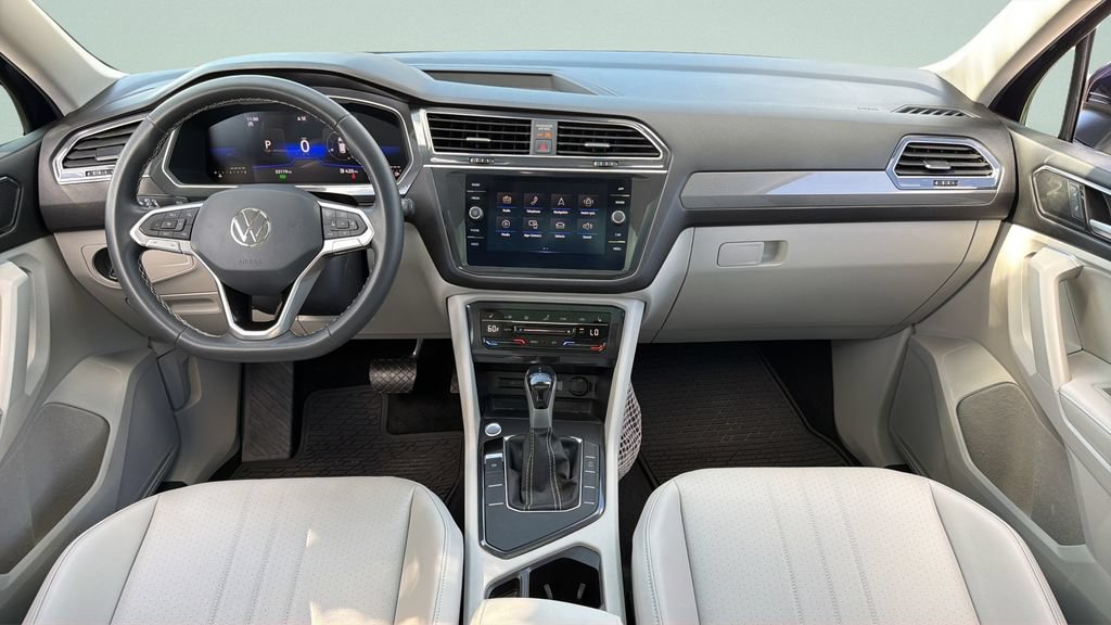 Used 2023 Volkswagen Tiguan SE FWD image 10