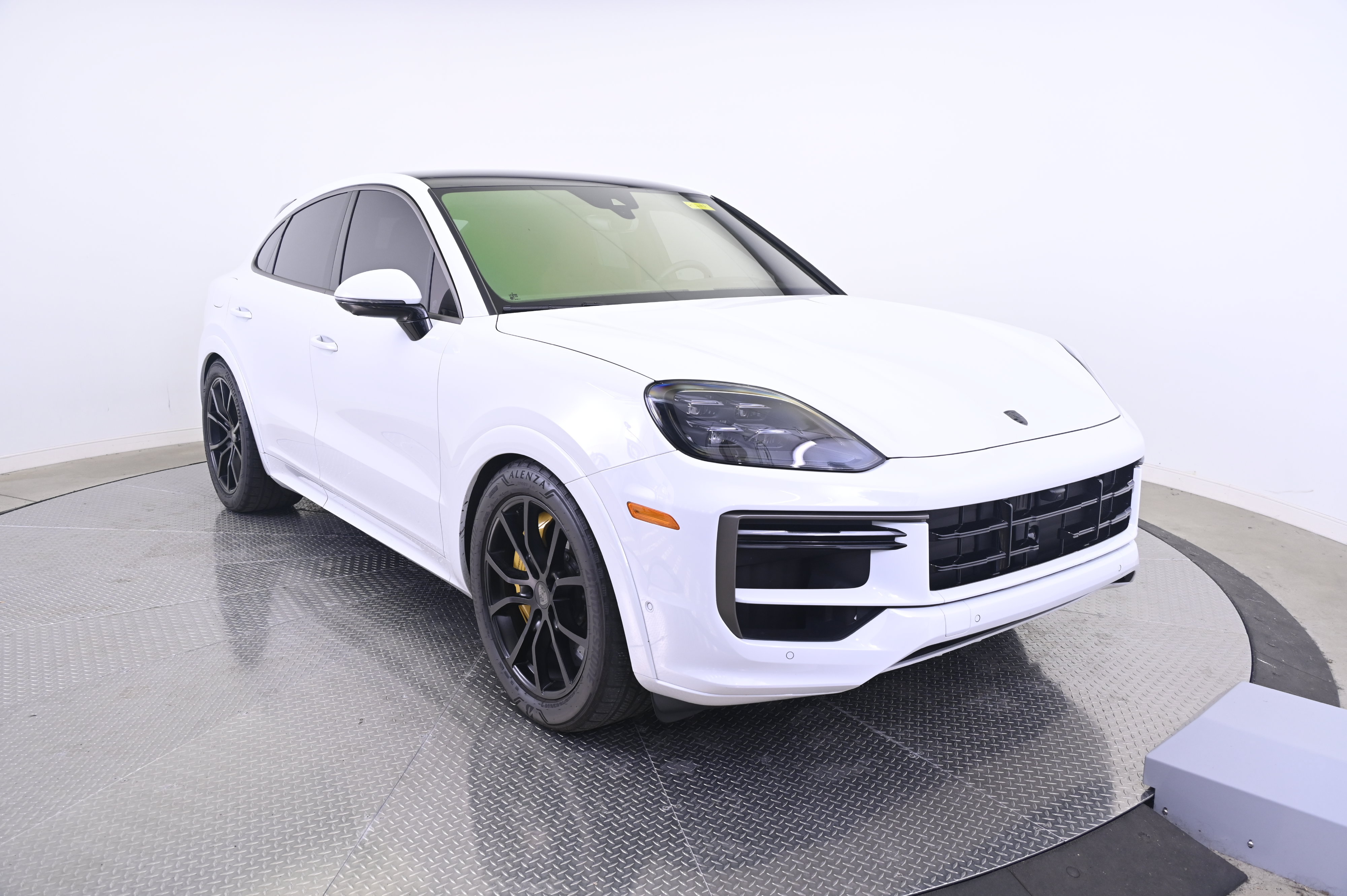 Certified 2026 Porsche Cayenne Turbo AWD/4WD image 9