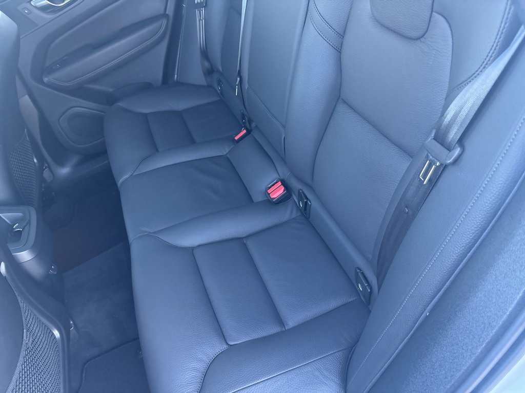 Used 2025 Volvo XC60 B5 Plus image 38
